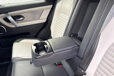 31 of 47 for Land Rover Discovery Sport 1.5 P300e Dynamic HSE 5dr