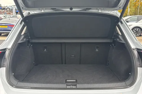 7 of 48 for Volkswagen T-Roc 1.5 TSI EVO Active 5dr DSG **PANORAMIC SUNROOF, REAR CAM**