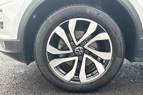 12 of 48 for Volkswagen T-Roc 1.5 TSI EVO Active 5dr DSG **PANORAMIC SUNROOF, REAR CAM**