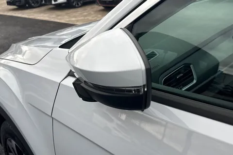 27 of 48 for Volkswagen T-Roc 1.5 TSI EVO Active 5dr DSG **PANORAMIC SUNROOF, REAR CAM**