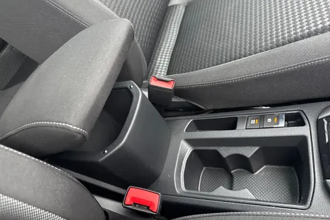 38 of 48 for Volkswagen T-Roc 1.5 TSI EVO Active 5dr DSG **PANORAMIC SUNROOF, REAR CAM**