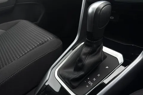 39 of 48 for Volkswagen T-Roc 1.5 TSI EVO Active 5dr DSG **PANORAMIC SUNROOF, REAR CAM**