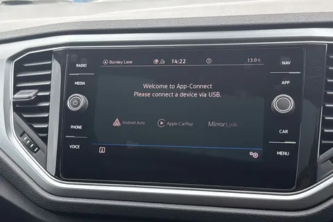 40 of 48 for Volkswagen T-Roc 1.5 TSI EVO Active 5dr DSG **PANORAMIC SUNROOF, REAR CAM**