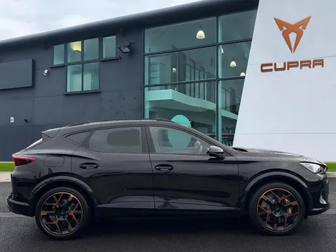 KT74VNP CUPRA Formentor 2.0 TSI 333 VZ3 5dr DSG 4Drive **Panoramic sunroof** Thumbnail #4