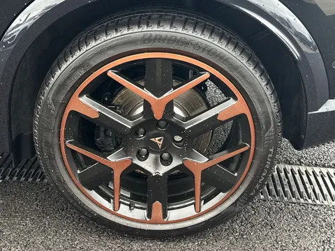 KT74VNP CUPRA Formentor 2.0 TSI 333 VZ3 5dr DSG 4Drive **Panoramic sunroof** Thumbnail #7