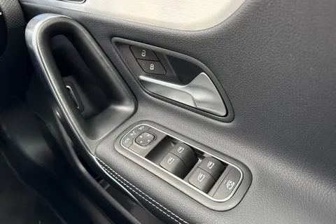 CX74GTZ Mercedes-Benz Cla Class 1.3 CLA250e 15.6kWh AMG Line (Premium Plus) Shooting Brake 8G-DCT Euro 6 (s/s) 5dr Thumbnail #21