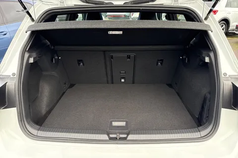 MK72KYZ Volkswagen Golf 2.0 TSI 320 R 4M 5dr DSG ⭐Dynamic Chassis, Sunroof, 19' Estoril Alloys⭐ Thumbnail #10