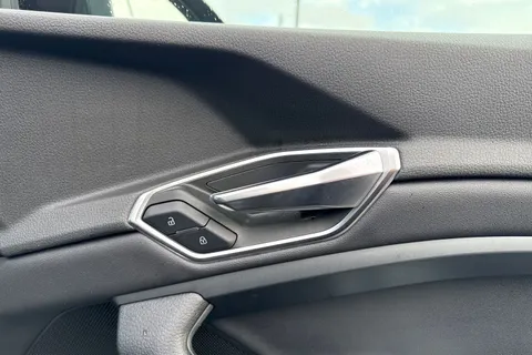 21 of 66 for Audi e-tron Sport 55 quattro