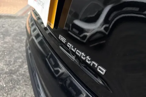 32 of 66 for Audi e-tron Sport 55 quattro