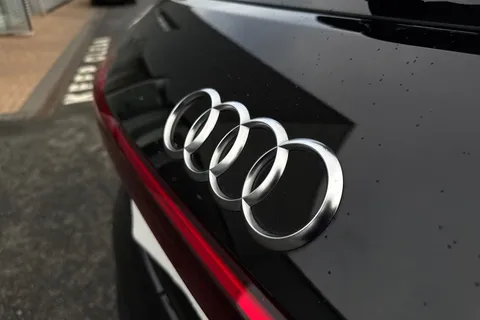 33 of 66 for Audi e-tron Sport 55 quattro