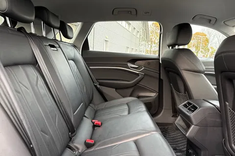 38 of 66 for Audi e-tron Sport 55 quattro