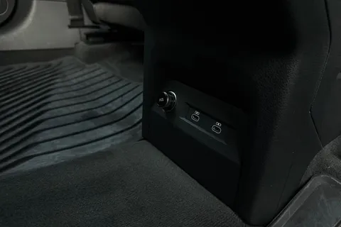 42 of 66 for Audi e-tron Sport 55 quattro