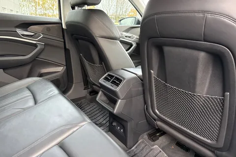 43 of 66 for Audi e-tron Sport 55 quattro