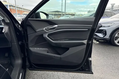 48 of 66 for Audi e-tron Sport 55 quattro