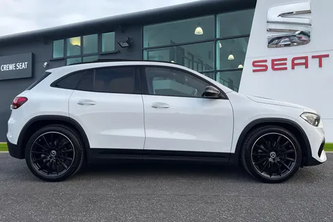 KS23NNG Mercedes-Benz Gla 1.3 GLA200 AMG Line Night Edition (Premium Plus) 7G-DCT Euro 6 (s/s) 5dr Thumbnail #4