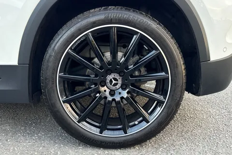 KS23NNG Mercedes-Benz Gla 1.3 GLA200 AMG Line Night Edition (Premium Plus) 7G-DCT Euro 6 (s/s) 5dr Thumbnail #13