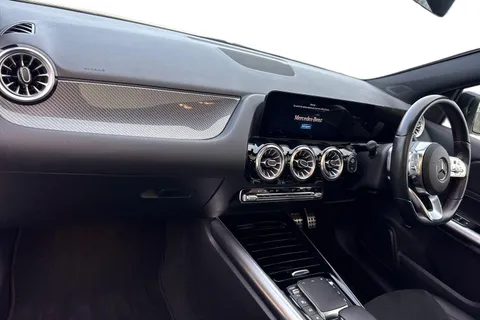 KS23NNG Mercedes-Benz Gla 1.3 GLA200 AMG Line Night Edition (Premium Plus) 7G-DCT Euro 6 (s/s) 5dr Thumbnail #16