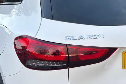 KS23NNG Mercedes-Benz Gla 1.3 GLA200 AMG Line Night Edition (Premium Plus) 7G-DCT Euro 6 (s/s) 5dr Thumbnail #28