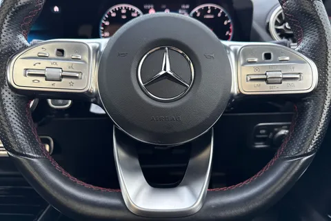 KS23NNG Mercedes-Benz Gla 1.3 GLA200 AMG Line Night Edition (Premium Plus) 7G-DCT Euro 6 (s/s) 5dr Thumbnail #33