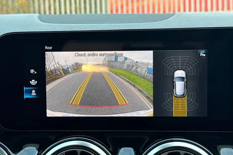 KS23NNG Mercedes-Benz Gla 1.3 GLA200 AMG Line Night Edition (Premium Plus) 7G-DCT Euro 6 (s/s) 5dr Thumbnail #38