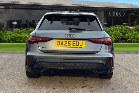 DA25EDJ Audi A3 Black Edition 35 TFSI 150 PS S tronic Thumbnail #5