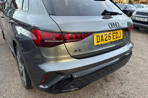 DA25EDJ Audi A3 Black Edition 35 TFSI 150 PS S tronic Thumbnail #9