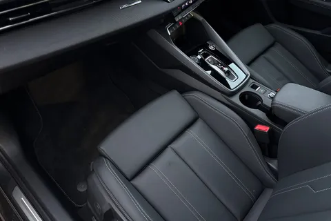 DA25EDJ Audi A3 Black Edition 35 TFSI 150 PS S tronic Thumbnail #21