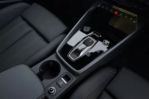 DA25EDJ Audi A3 Black Edition 35 TFSI 150 PS S tronic Thumbnail #24