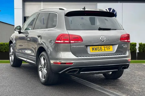 MW66ZTF Volkswagen Touareg 3.0 V6 TDI BlueMotion Tech 262 R-Line 5dr Tip Auto **NAPPA LEATHER** Thumbnail #3