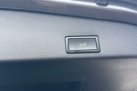 MW66ZTF Volkswagen Touareg 3.0 V6 TDI BlueMotion Tech 262 R-Line 5dr Tip Auto **NAPPA LEATHER** Thumbnail #28