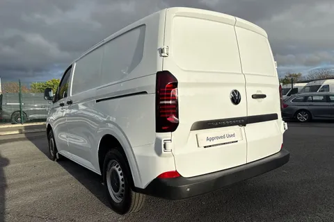 DG25EXZ Volkswagen Transporter 2.0 TDI 150 Commerce Plus Van Thumbnail #8
