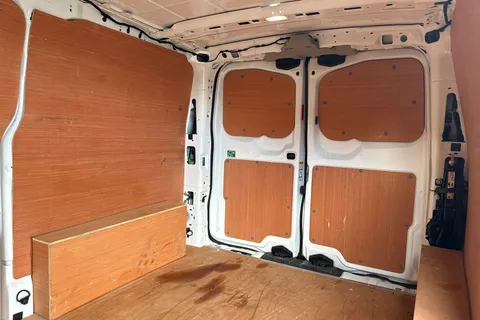 DG25EXZ Volkswagen Transporter 2.0 TDI 150 Commerce Plus Van Thumbnail #19