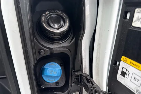 DG25EXZ Volkswagen Transporter 2.0 TDI 150 Commerce Plus Van Thumbnail #25