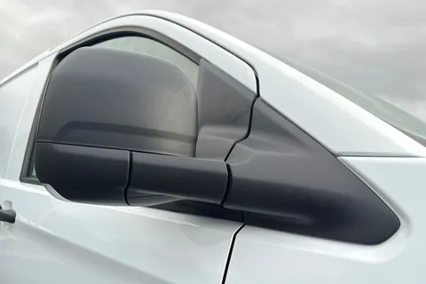 DG25EXZ Volkswagen Transporter 2.0 TDI 150 Commerce Plus Van Thumbnail #26