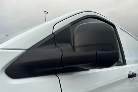 DG25EXZ Volkswagen Transporter 2.0 TDI 150 Commerce Plus Van Thumbnail #27