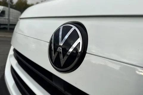 DG25EXZ Volkswagen Transporter 2.0 TDI 150 Commerce Plus Van Thumbnail #29