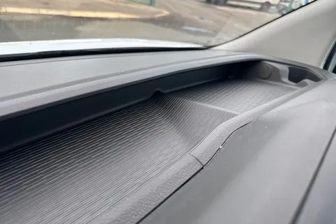 DG25EXZ Volkswagen Transporter 2.0 TDI 150 Commerce Plus Van Thumbnail #35