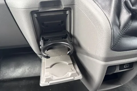 DG25EXZ Volkswagen Transporter 2.0 TDI 150 Commerce Plus Van Thumbnail #37