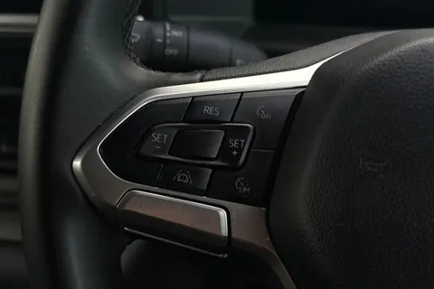 DG25EXZ Volkswagen Transporter 2.0 TDI 150 Commerce Plus Van Thumbnail #41