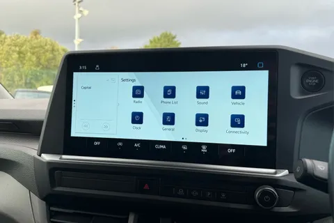 DG25EXZ Volkswagen Transporter 2.0 TDI 150 Commerce Plus Van Thumbnail #44