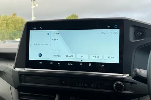 DG25EXZ Volkswagen Transporter 2.0 TDI 150 Commerce Plus Van Thumbnail #45