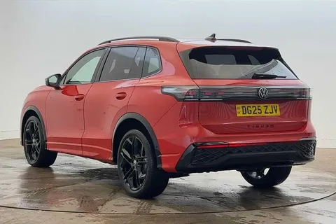 DG25ZJV Volkswagen Tiguan 1.5 eTSI 150 R-Line DSG⭐ Sunroof, Black Pack, Driver assistance package⭐ Thumbnail #3