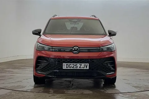 DG25ZJV Volkswagen Tiguan 1.5 eTSI 150 R-Line DSG⭐ Sunroof, Black Pack, Driver assistance package⭐ Thumbnail #8