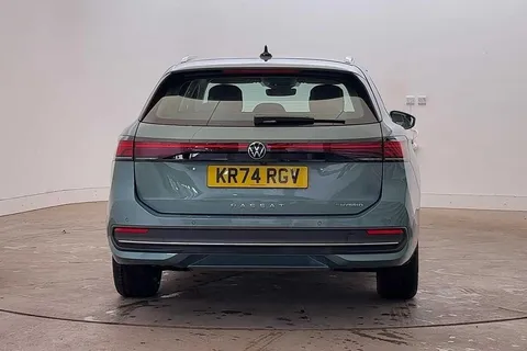 9 of 13 for Volkswagen Passat 1.5 TSI eHybrid 204PS Life 5dr DSG