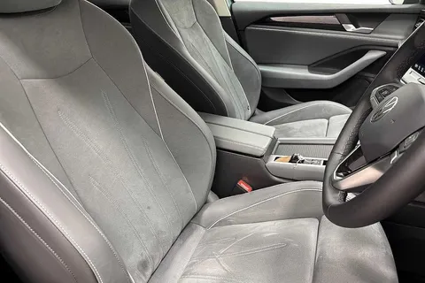 11 of 13 for Volkswagen Passat 1.5 TSI eHybrid 204PS Life 5dr DSG