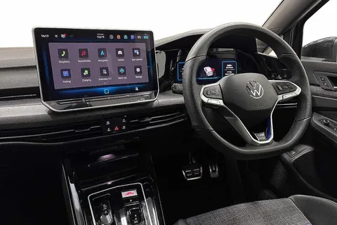 KW25XJE Volkswagen Golf 1.5 TSI 272 GTE eHybrid 5dr DSG **PAN ROOF + HEADS UP DISPLAY** Thumbnail #2