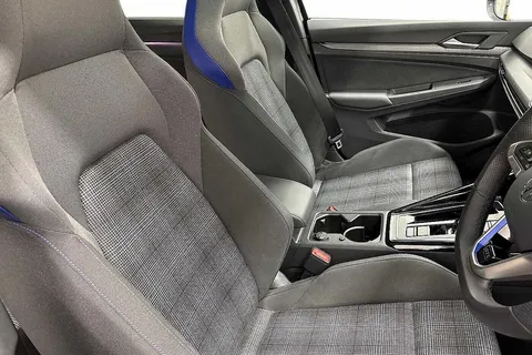 KW25XJE Volkswagen Golf 1.5 TSI 272 GTE eHybrid 5dr DSG **PAN ROOF + HEADS UP DISPLAY** Thumbnail #10