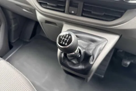 19 of 36 for Volkswagen Transporter T28 Panel Van Commerce SWB 110 PS 2.0 TDI 6sp Manual