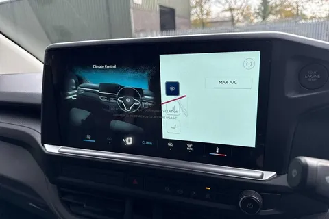 PE75VWO Volkswagen Transporter T28 Panel Van Commerce SWB 110 PS 2.0 TDI 6sp Manual Thumbnail #19