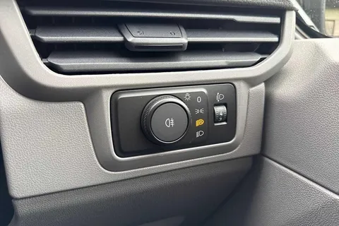 27 of 36 for Volkswagen Transporter T28 Panel Van Commerce SWB 110 PS 2.0 TDI 6sp Manual